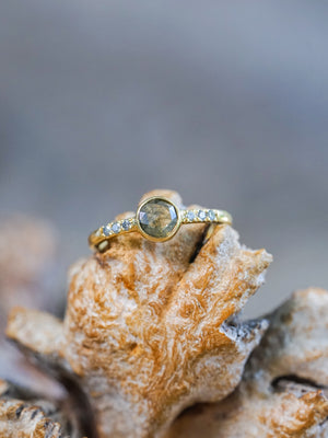 Green Diamond Ring in Gold - Gardens of the Sun | Ethical Jewelry