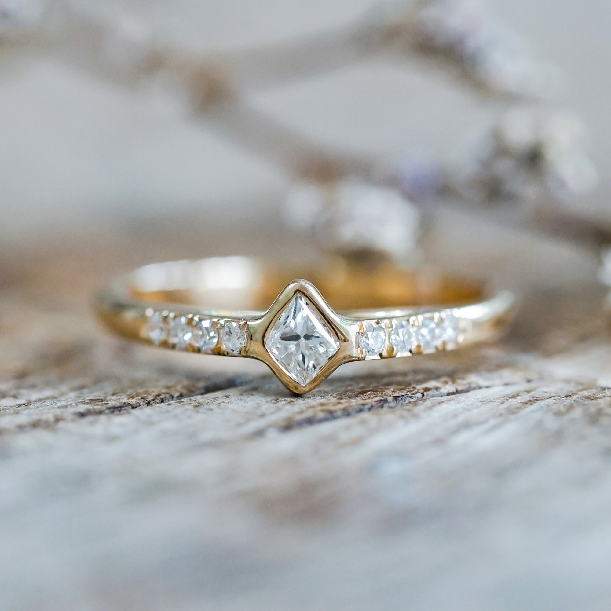 Canadian Kite Diamond Ring in Ethical Gold